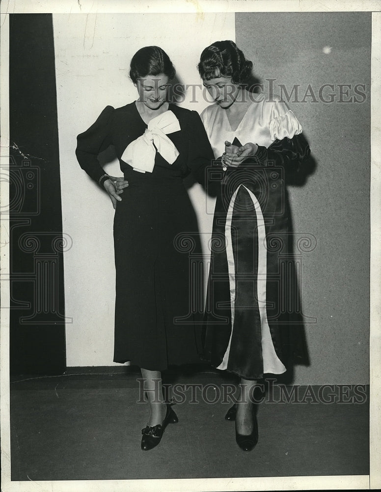 1933 Press Photo Miss Gertrude Mayer Head of Mayfair Mannequin Academy - Historic Images