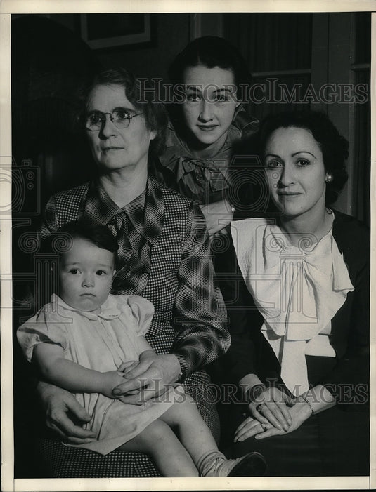 1935 Hartfield's Family Tradition - Historic Images