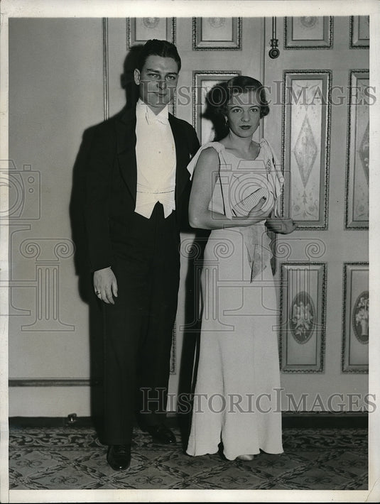 1933 Press Photo Mr & Mrs Frederick EC Roelker of NY at the New Ball - Historic Images