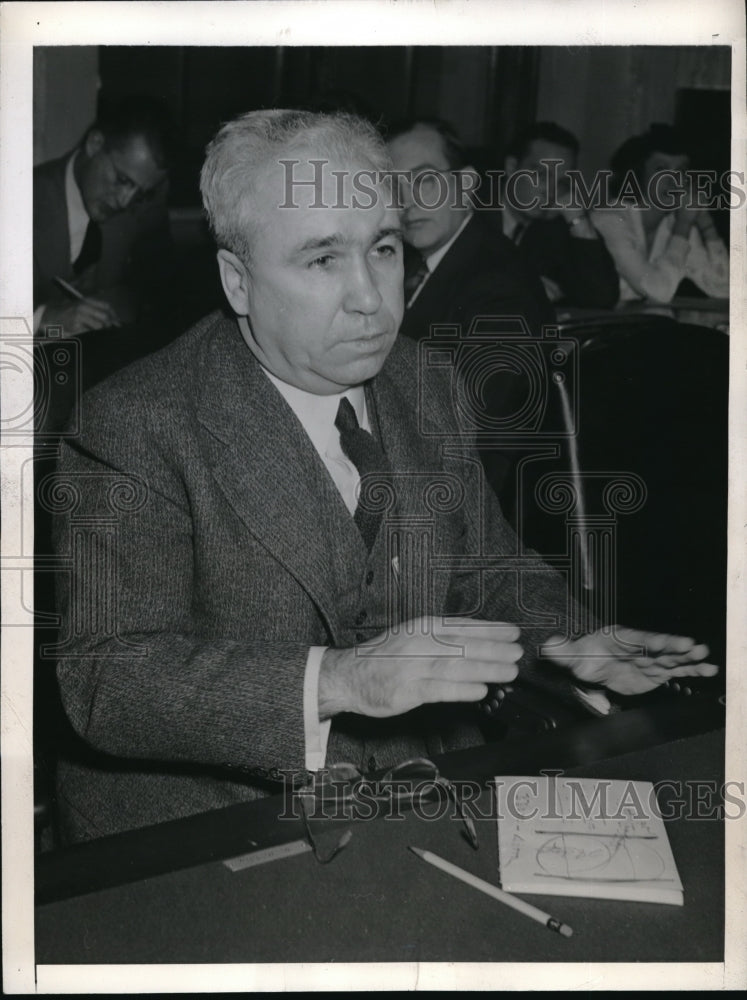 1943 Press Photo Michael J. Madigan of War Dept in Senate Subcommittee Hearing. - Historic Images