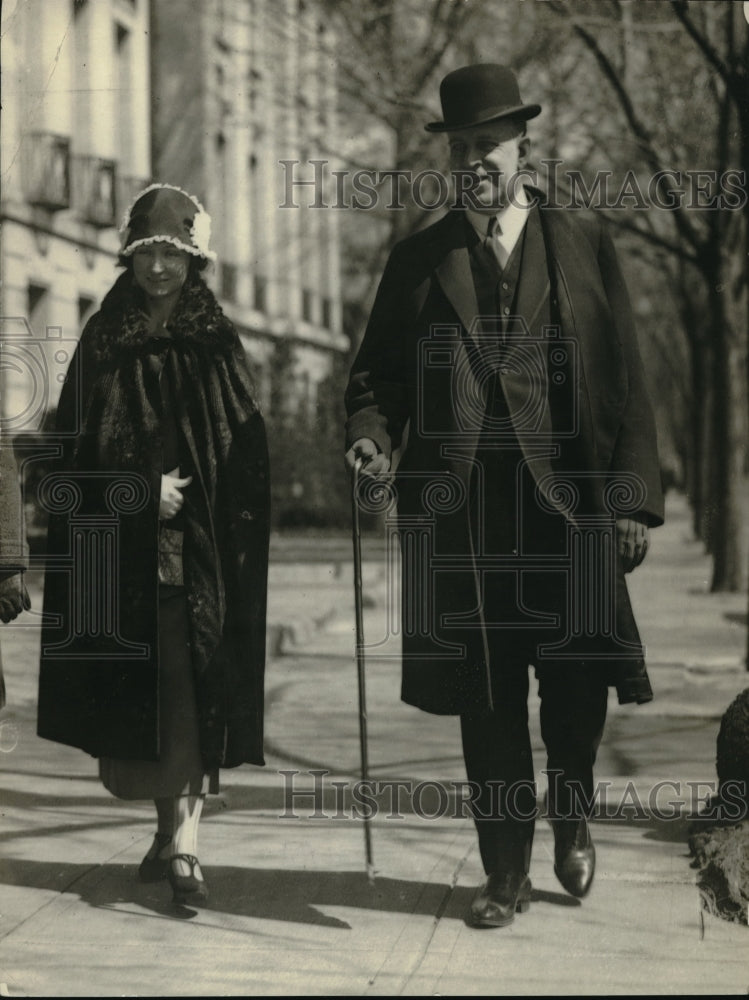 1923 Press Photo Sen. David Walsh with Miss Helen Langmir in Washington DC - Historic Images