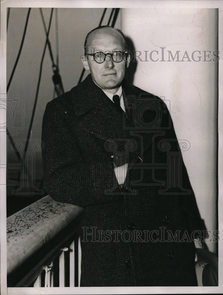 1935 Press Photo Dr. Herman Holthusen Radiologist St. George Hospital - Historic Images