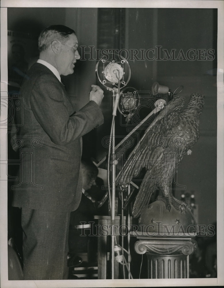 1937 Frank Taylor Addressing Meeting at Tammany Hall - Historic Images