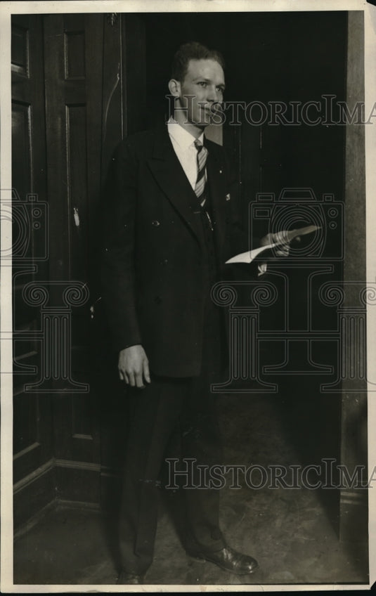 1927 Press Photo J.Mark Trice Deputy Sergt-at-arms served subpoena - Historic Images