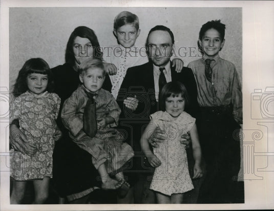 1938 Press Photo Christopher Thomason Rescue His Relatives From Burning Home-Historic Images