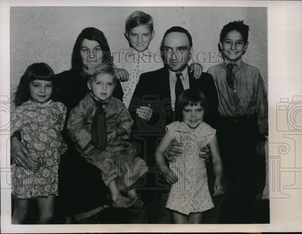 1938 Press Photo Christopher Thomason Rescue His Relatives From Burning Home - Historic Images