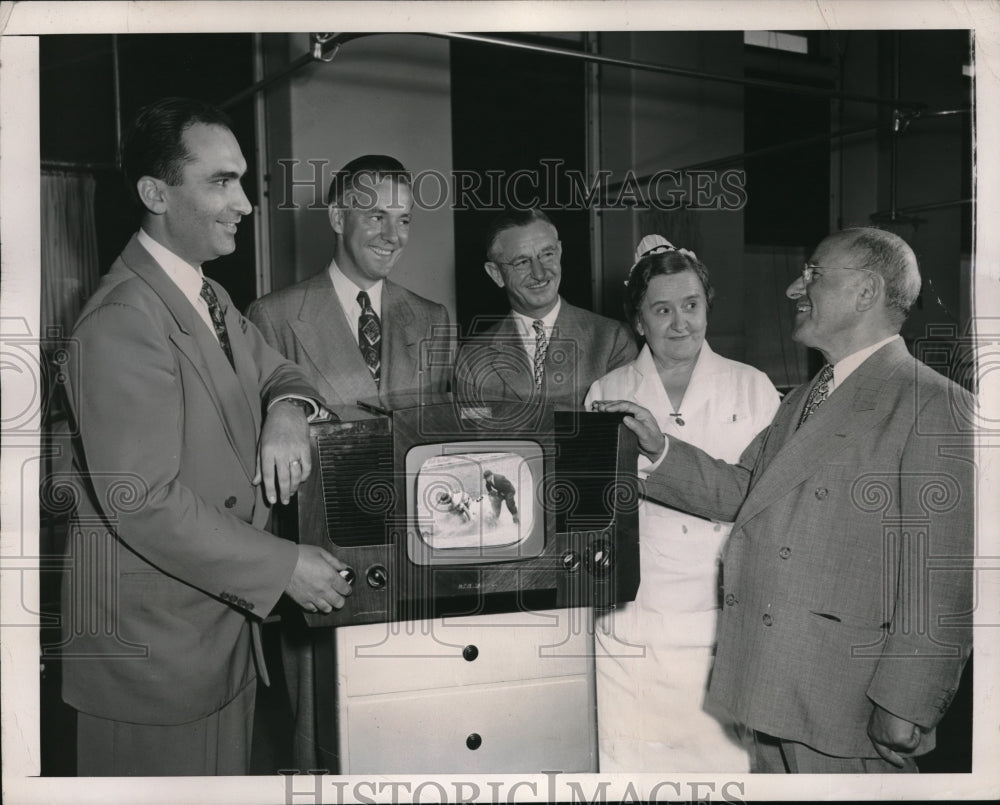 1948 Press Photo Television from Moses Ginsberg Foundation presented - Historic Images