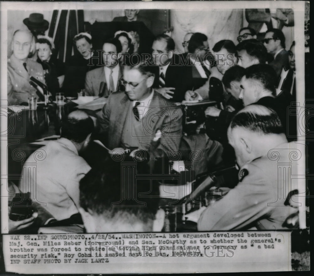 1954 Press Photo Maj Gen Miles Reber &amp; Senator McCarthy &amp; Roy Cohn in DC-Historic Images