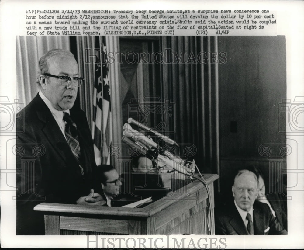 1973 Press Photo George Schultz Secy. of Treasury at a sunrise news conference-Historic Images