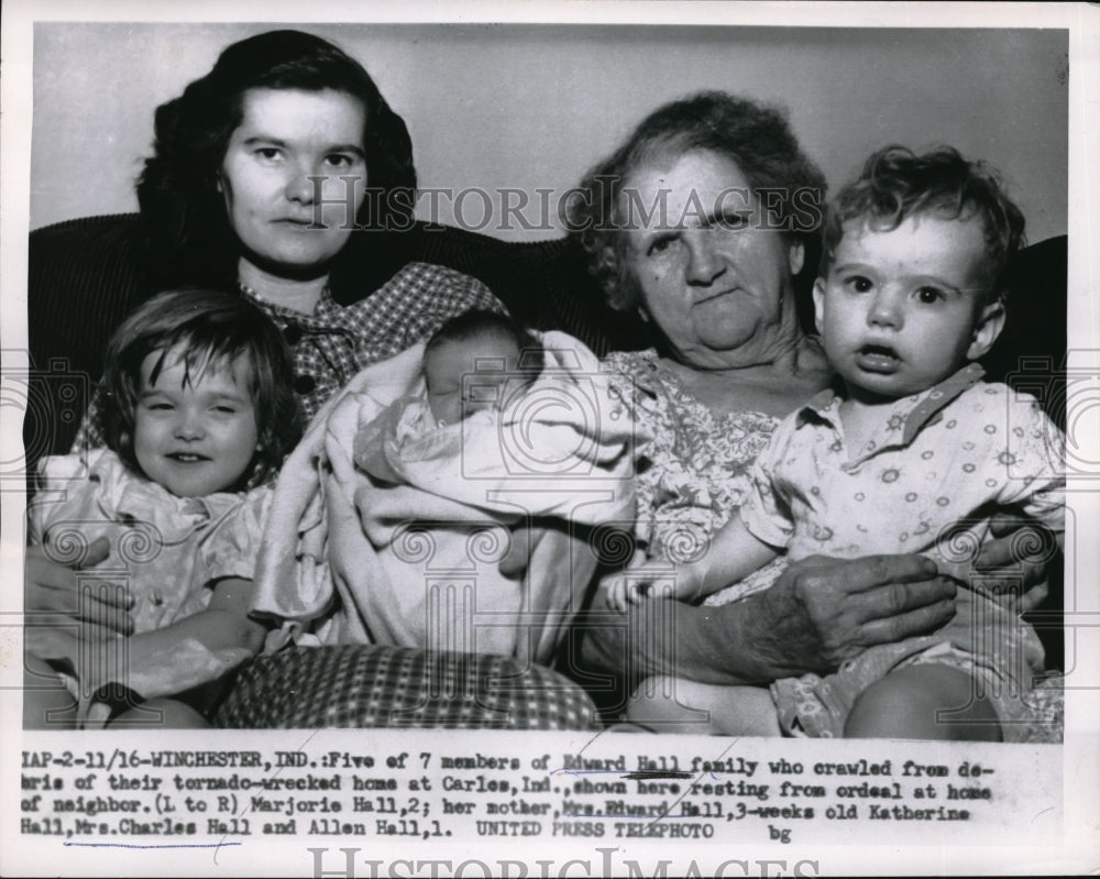 1955 Press Photo Members of Edward Hall family victim of Tornado wrecked home - Historic Images