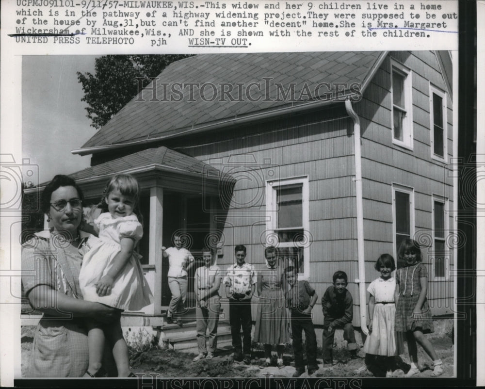 1957 Press Photo Widow of her 9 Children Mrs.Margaret Wickersham of Milwaukee-Historic Images