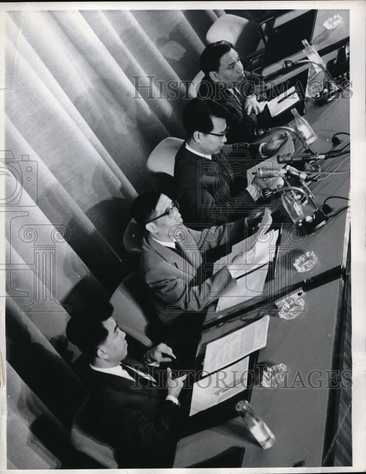 1968 North Vietnamese delegation gives news conference in Paris - Historic Images