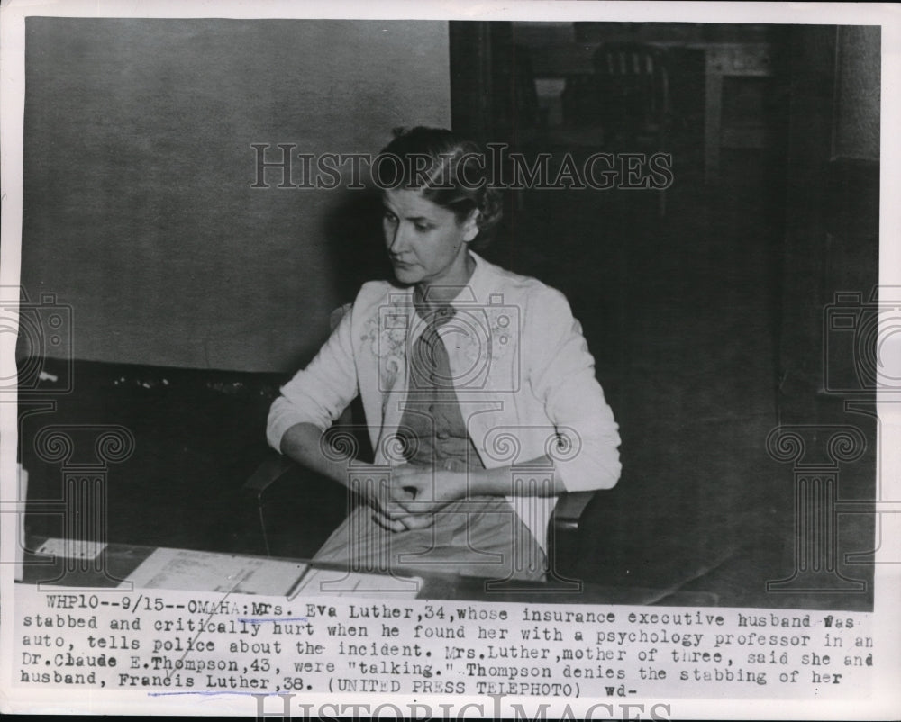 1954 Press Photo Eva Luther testifies to police after her husband was stabbed-Historic Images