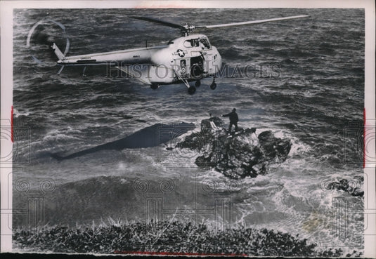 1953 Press Photo U.S.Coast guard rescued Fisherman Alan C. Muselat Cayote Point. - Historic Images