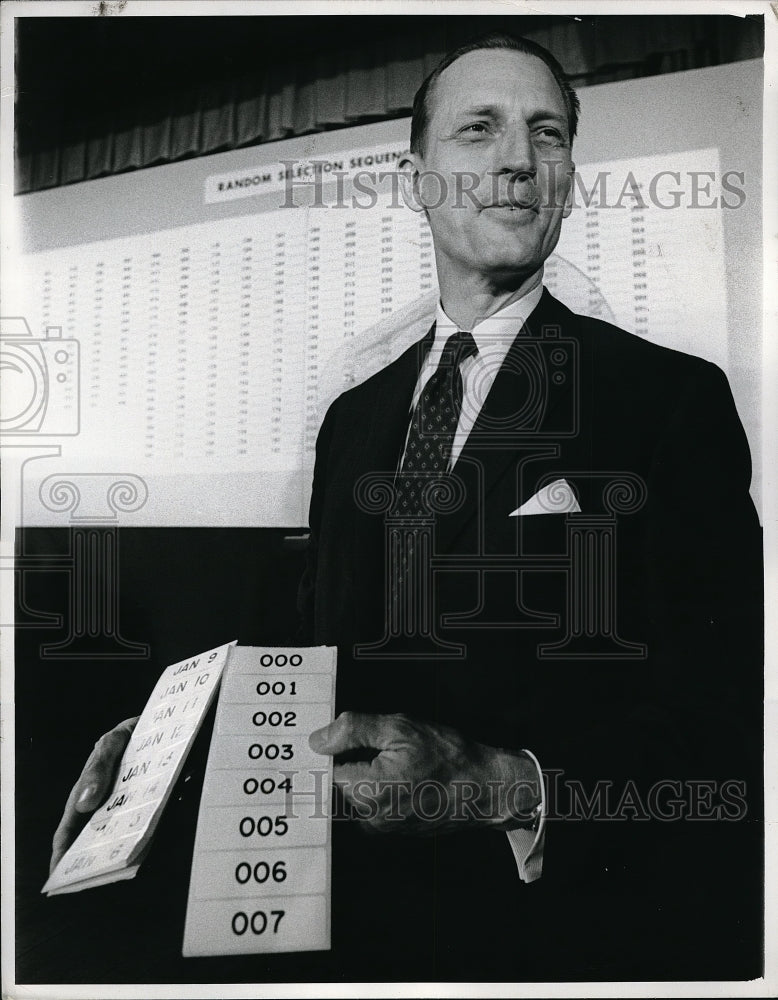 1970 Press Photo Draft Lottery System, Curtis Tarr, Selective Service Washington - Historic Images