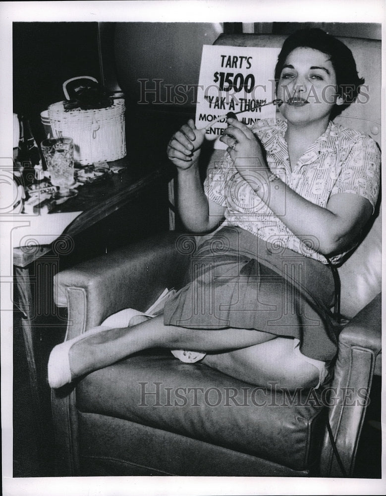 1958 Press Photo Mrs. Lois Grant, 27, won $1,000 in prizes - Historic Images