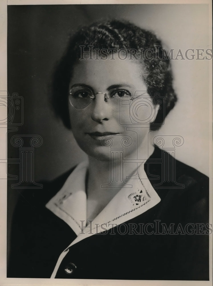 1941 Press Photo Cleveland, Oh. Bell Greve, Cuyahoga County dir of Relief - Historic Images