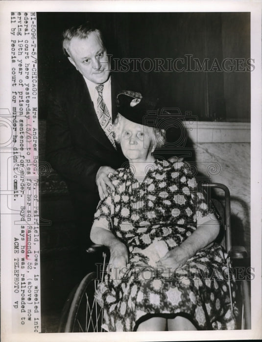 1948 Chicago,Raymond Boyd, murderer & mom Mrs A, Boyd in court - Historic Images