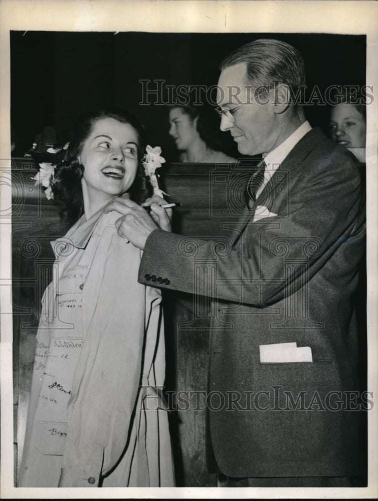 1944 Press Photo NYC, Cotton Exchange War Rally, Lin Gislard, E Alliot-Historic Images