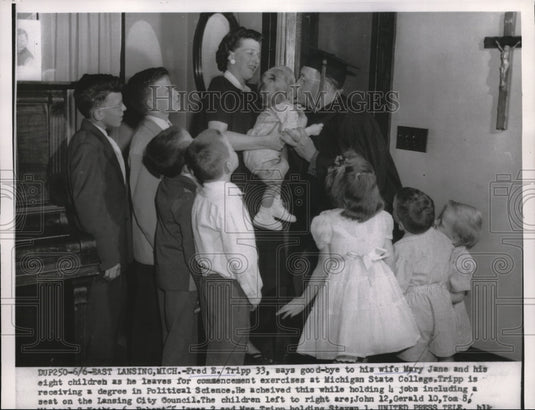 1954 Press Photo Lansing, Mich Fred E Tripp & family, he is grad at Michigan SU-Historic Images