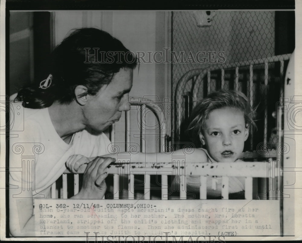 1948 Columbus, O. scalded girl Judith McFarland &amp; mom at hospital - Historic Images