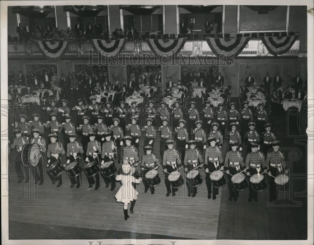 1940 Press Photo NYC, Star Spangled Banner Ball at Waldorf Astoria - Historic Images