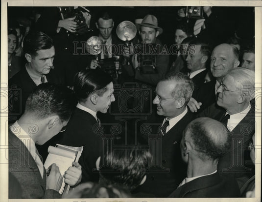 1936 LA, Calif press conference Kan. Gov Alf Landon ,. candidate - Historic Images