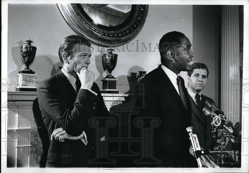 1969 Press Photo NYC Mayor John Lindsay &amp; Comm. William Booth, S Golar - Historic Images