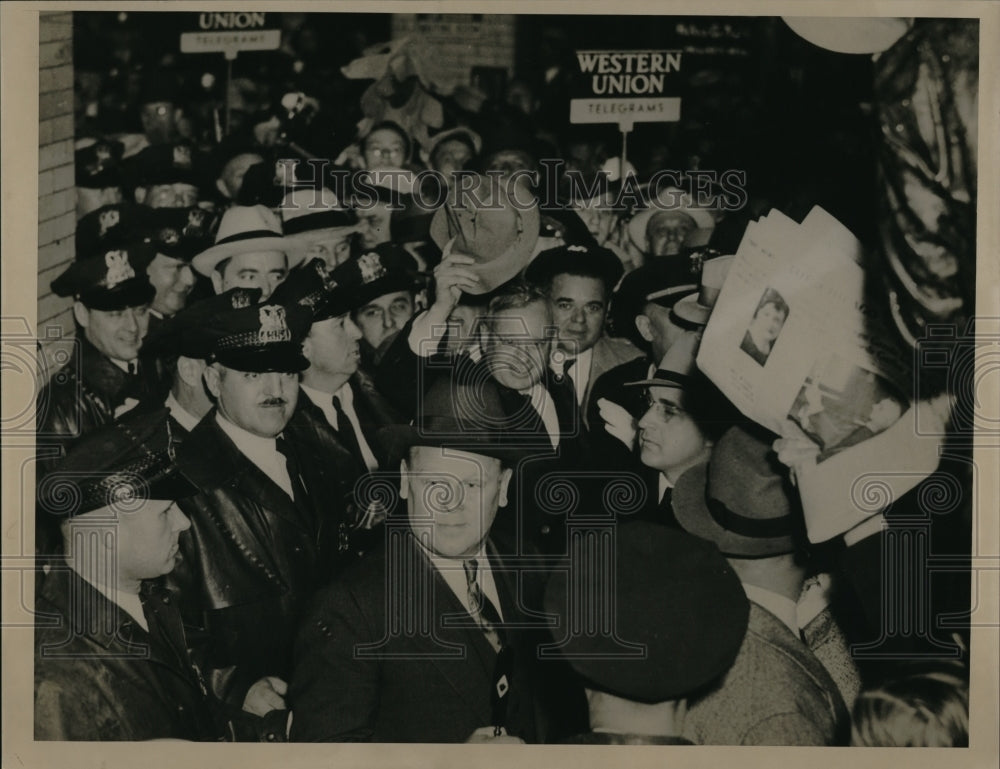 1936 Kansas Gov Alf Landon, Pres. candidate in Chicago - Historic Images