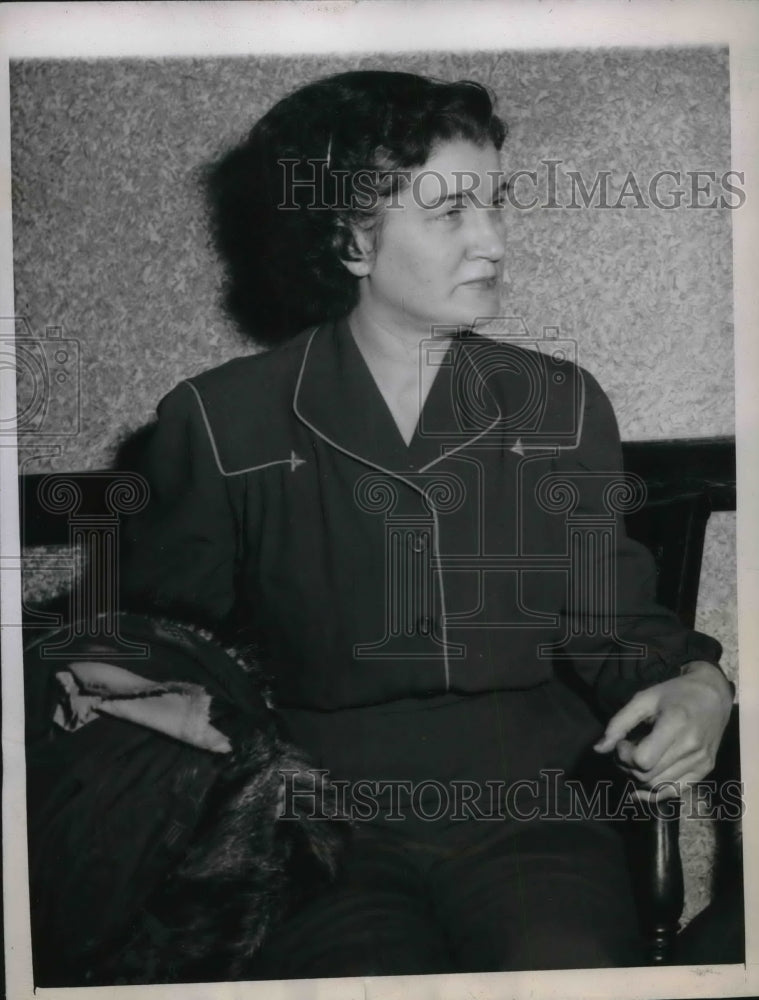 1944 Press Photo Chicago, Mrs Maxine Allen who killed Blackie Woods in custody - Historic Images