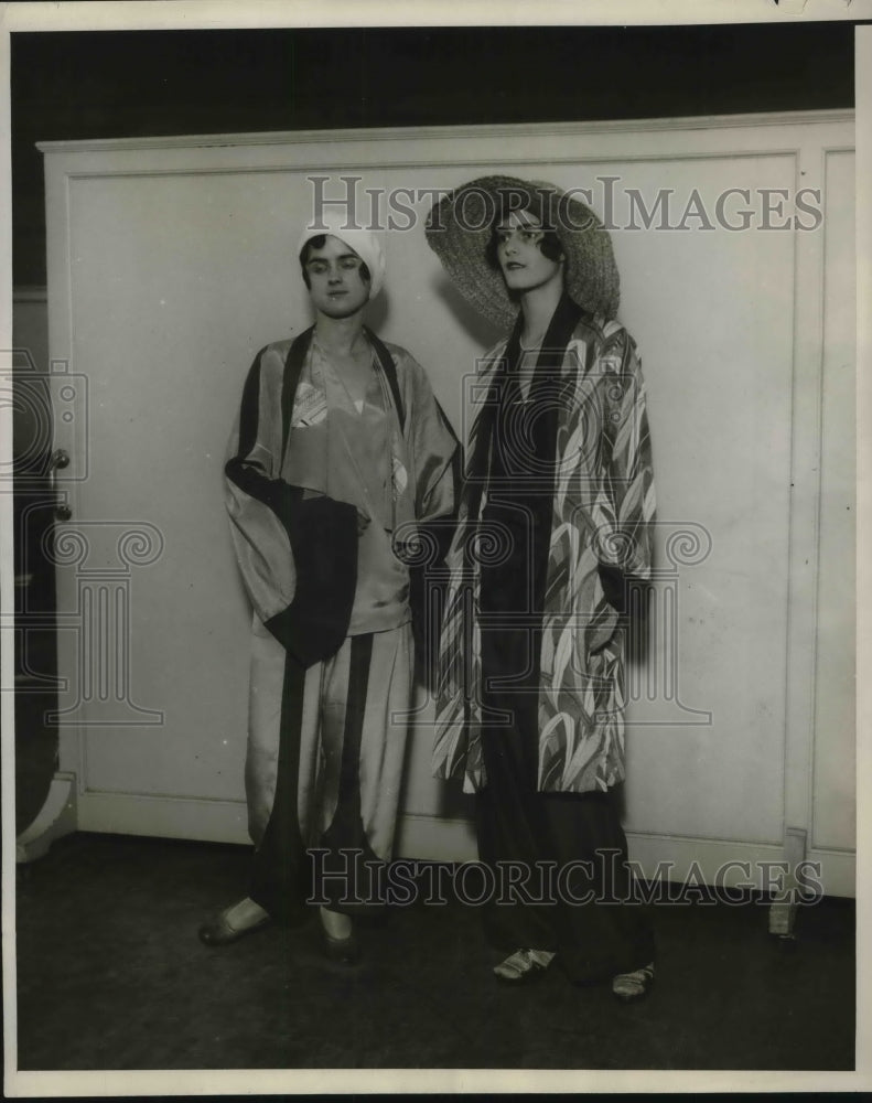 1929 Press Photo Theresa Townsend,Anne Crawford at NYC Beaux Arts ball - Historic Images