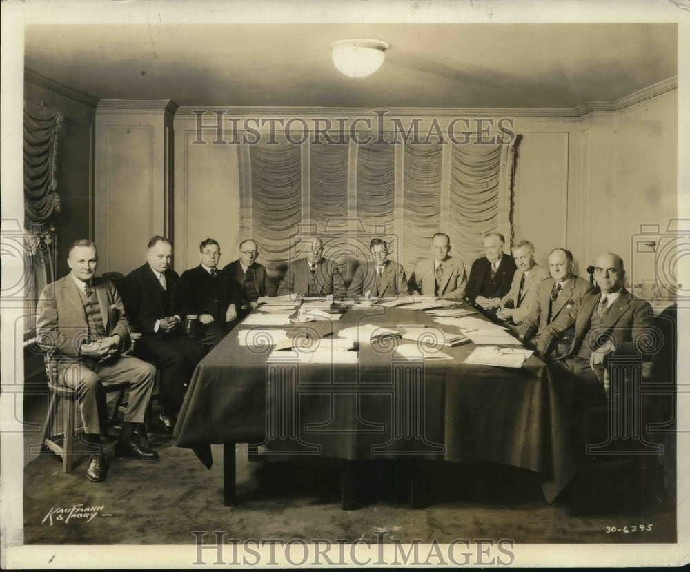 1930 Press Photo Kiwanis officials meet in Chicago to plan work for 1931 - Historic Images