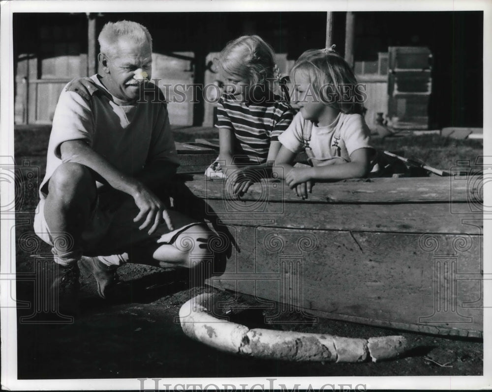 1940 San Migguel Island, Cal. Herbert Lester &amp; kids &amp; a fossil - Historic Images