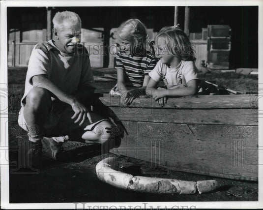 1940 San Migguel Island, Cal. Herbert Lester & kids & a fossil - Historic Images