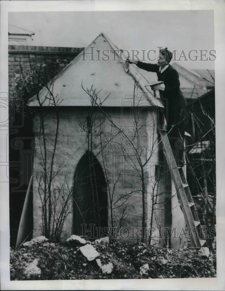 1950 Mrs. Muff George Builds Pilot Memorial for Battle of Britain - Historic Images