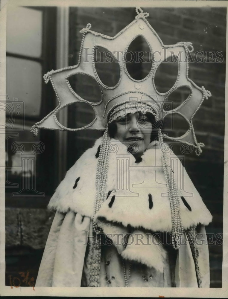 1924 Mary Hines Queen of Manchester Winter Carnival - Historic Images