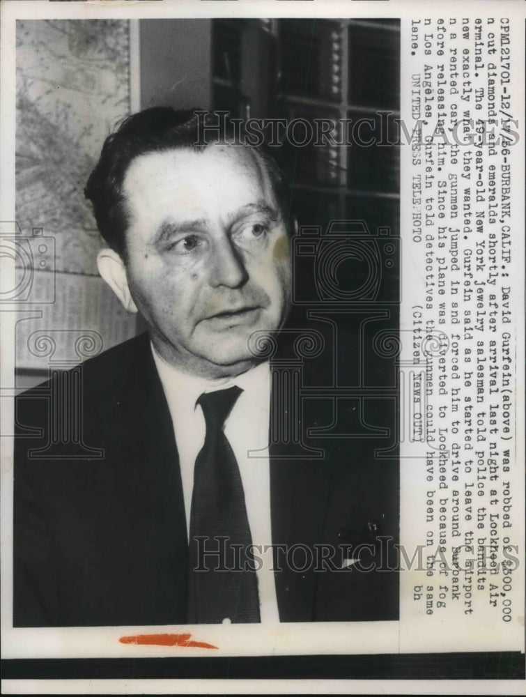 1956 Press Photo David Gurfein, Jewelry Salesman Robbed Leaving Lockheed Airport-Historic Images