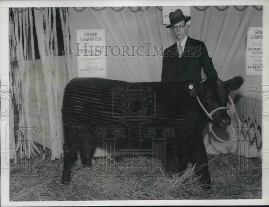 1932 Press Photo Harold Hamilton at livestock competition - Historic Images