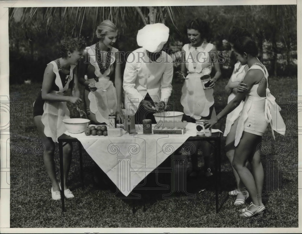 1936 Francis Houghtaling, 26, Exponent of Scientific Culinary - Historic Images