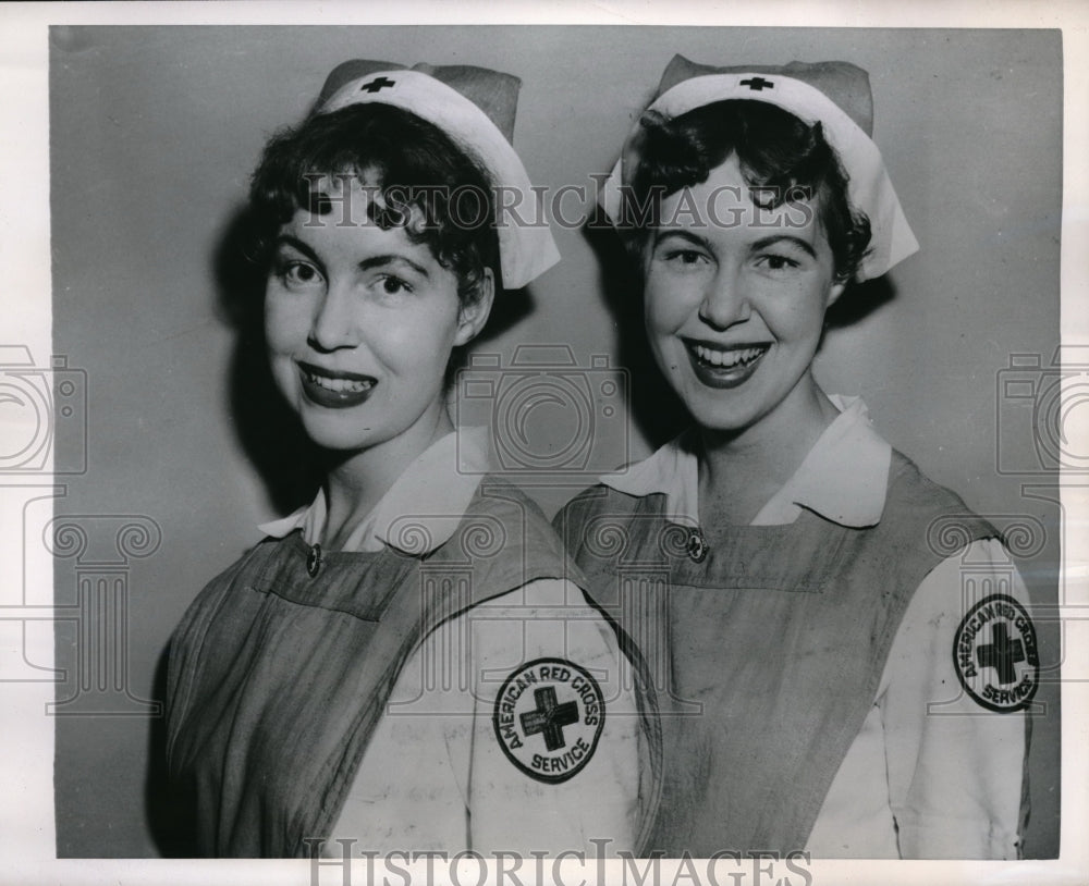 1952 Press Photo Grace &amp; Marjorie Getzler, First Twin Brooklyn Red Cross Aides - Historic Images