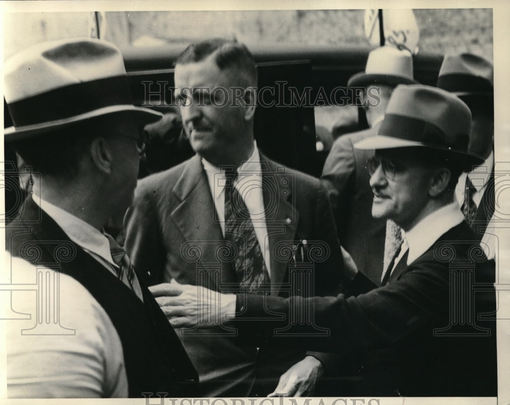 1936 Walter Wambolt,Ralph Le Pine,Sid Walsh,Towsend Plan caravan - Historic Images