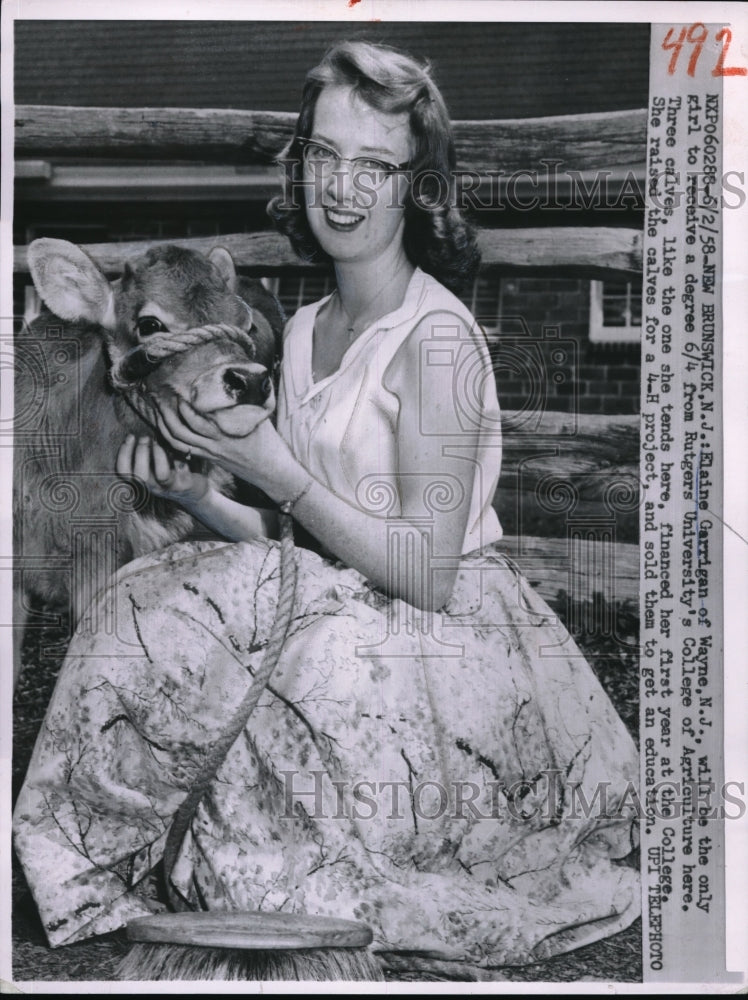 1958 Press Photo Elaine Gariigan first girl to receive degree Rutgers University - Historic Images