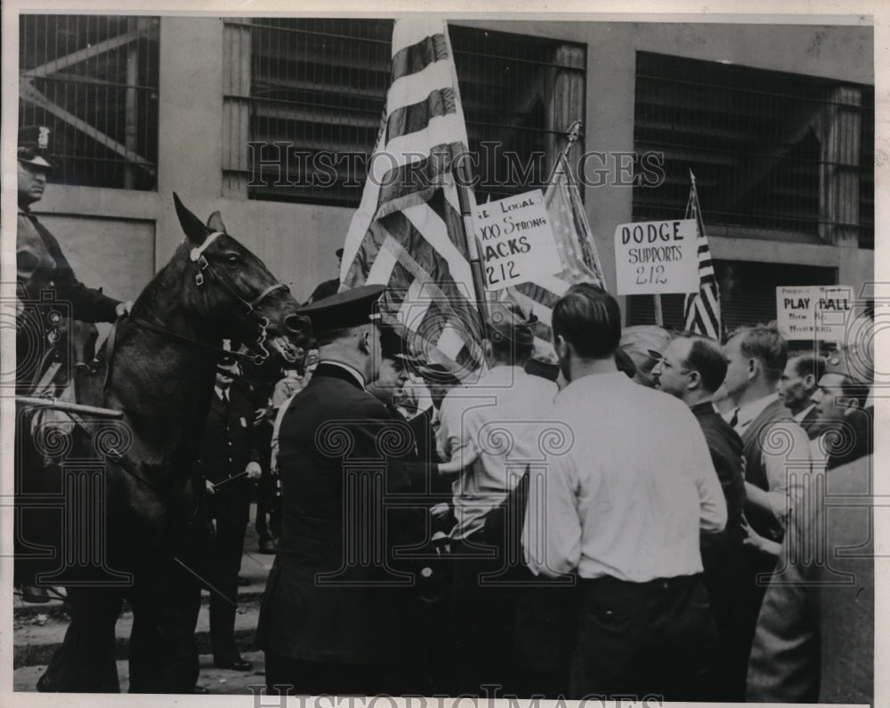 1939 Press Photo Briggs Stadium Briggs Manufacturing Co. Strikers Detroit-Historic Images