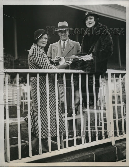 1933 Mr & Mrs Nil Florman & Mrs Rbt Stone at Belmont Park, NY - Historic Images