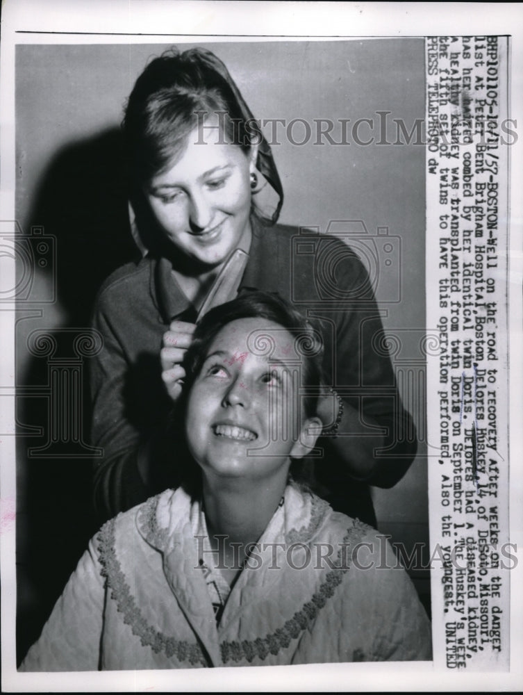 1957 Press Photo Boston, Mass. Delores Huskey,14 &amp; tewin sister Doris - Historic Images