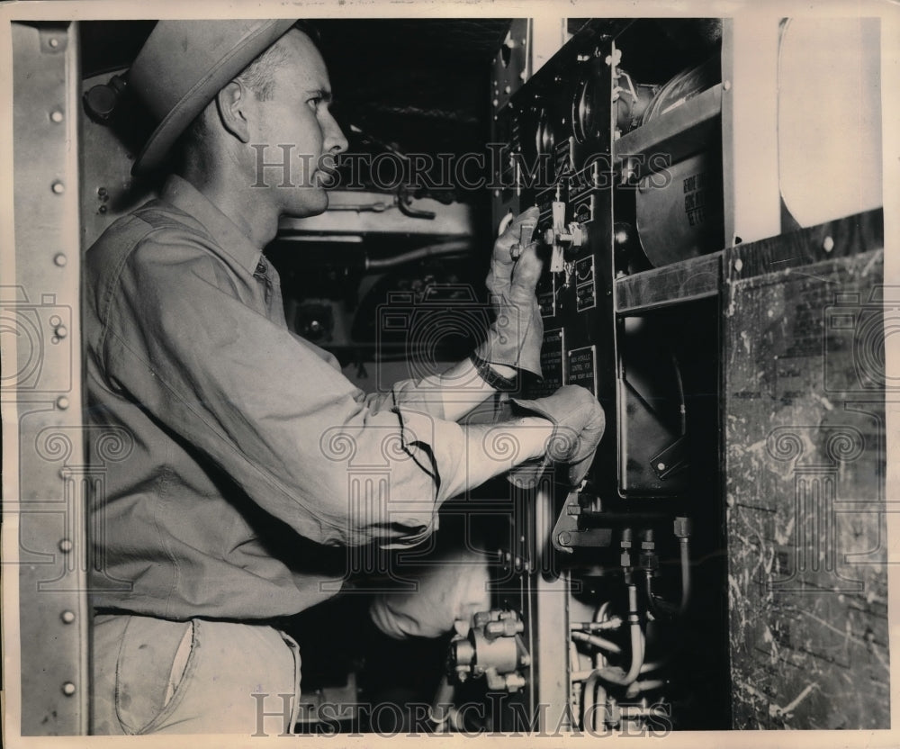 1949 USDA C-47 plane, AC Conners to spread bait-Historic Images