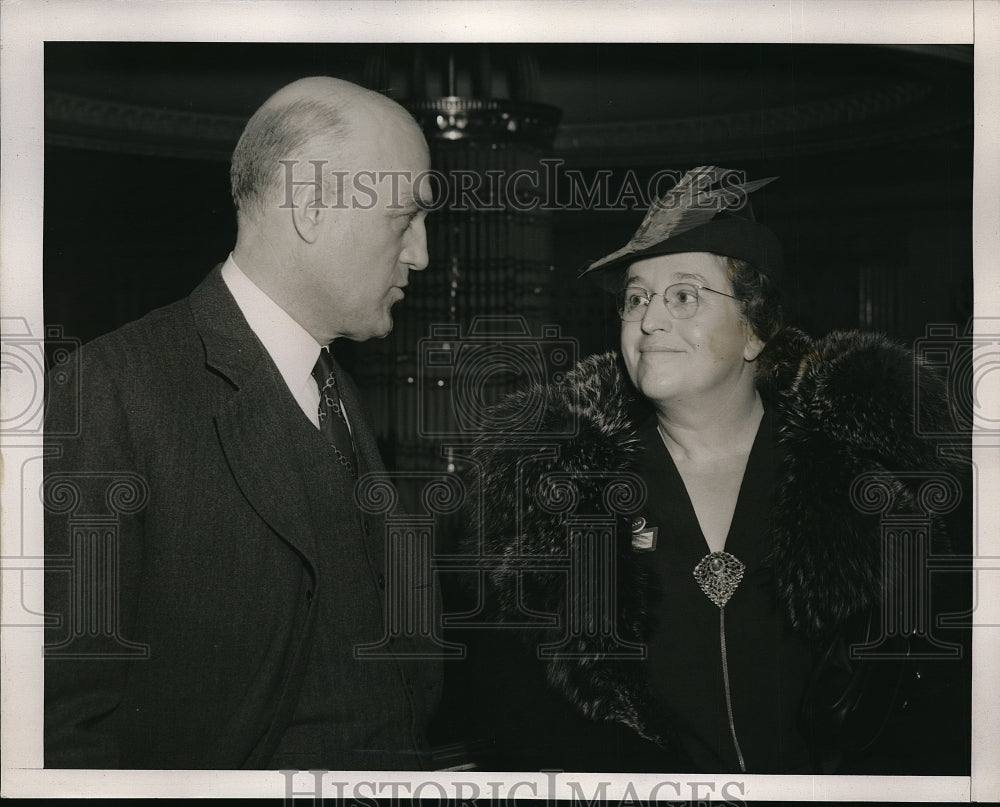 1939 Industrial Engineer George Houston Speaks With Nell Winget - Historic Images