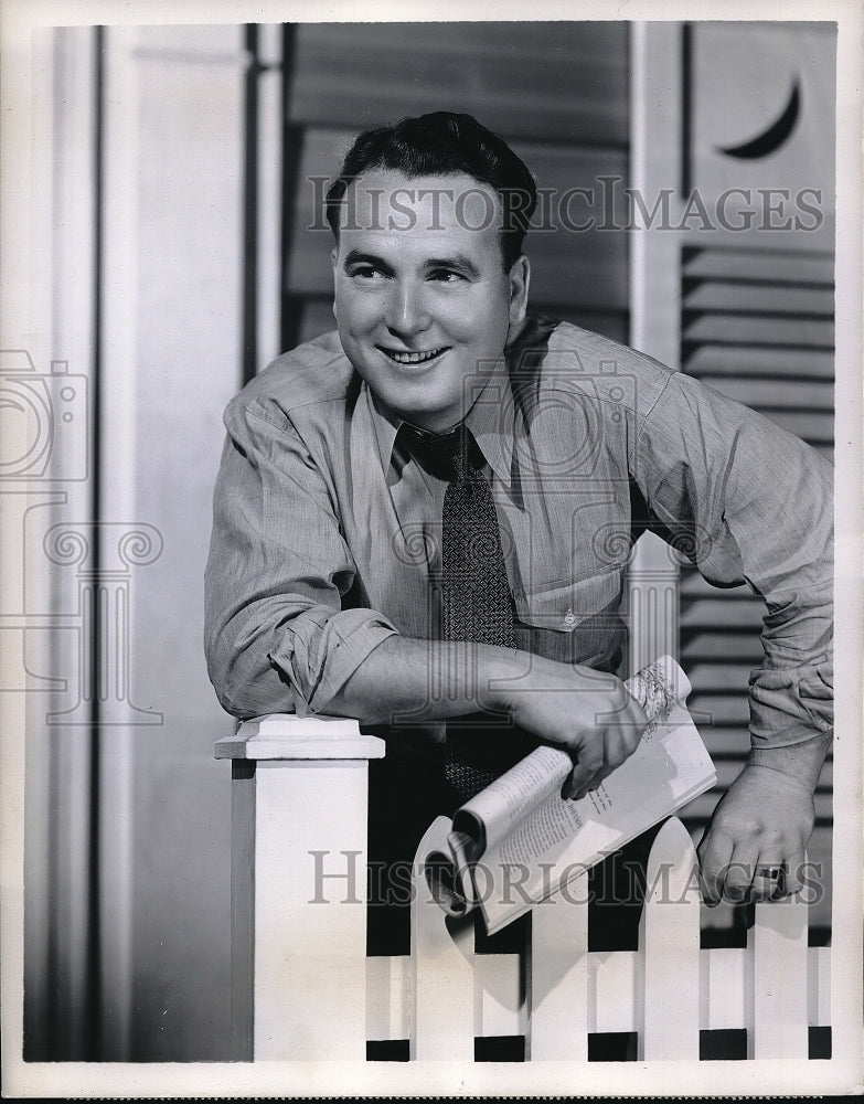 1946 Press Photo John Faulk in Johnny&#39;s Front Porch - neb48373 - Historic Images