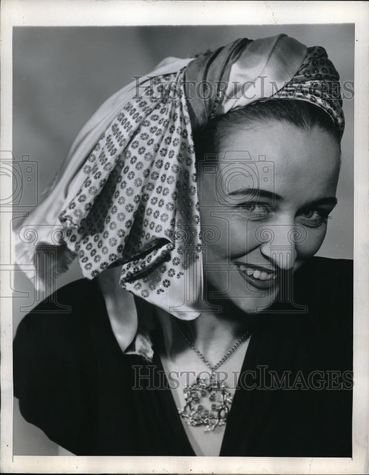 1946 Model Madeline O'Brien in fashions by Pauline Tregare-Historic Images