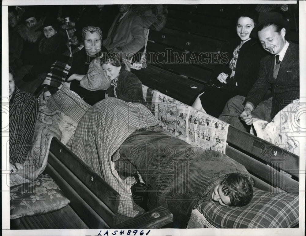 1940 Press Photo Hollywood Bowl in Calif, women at Easter Sunrise services-Historic Images